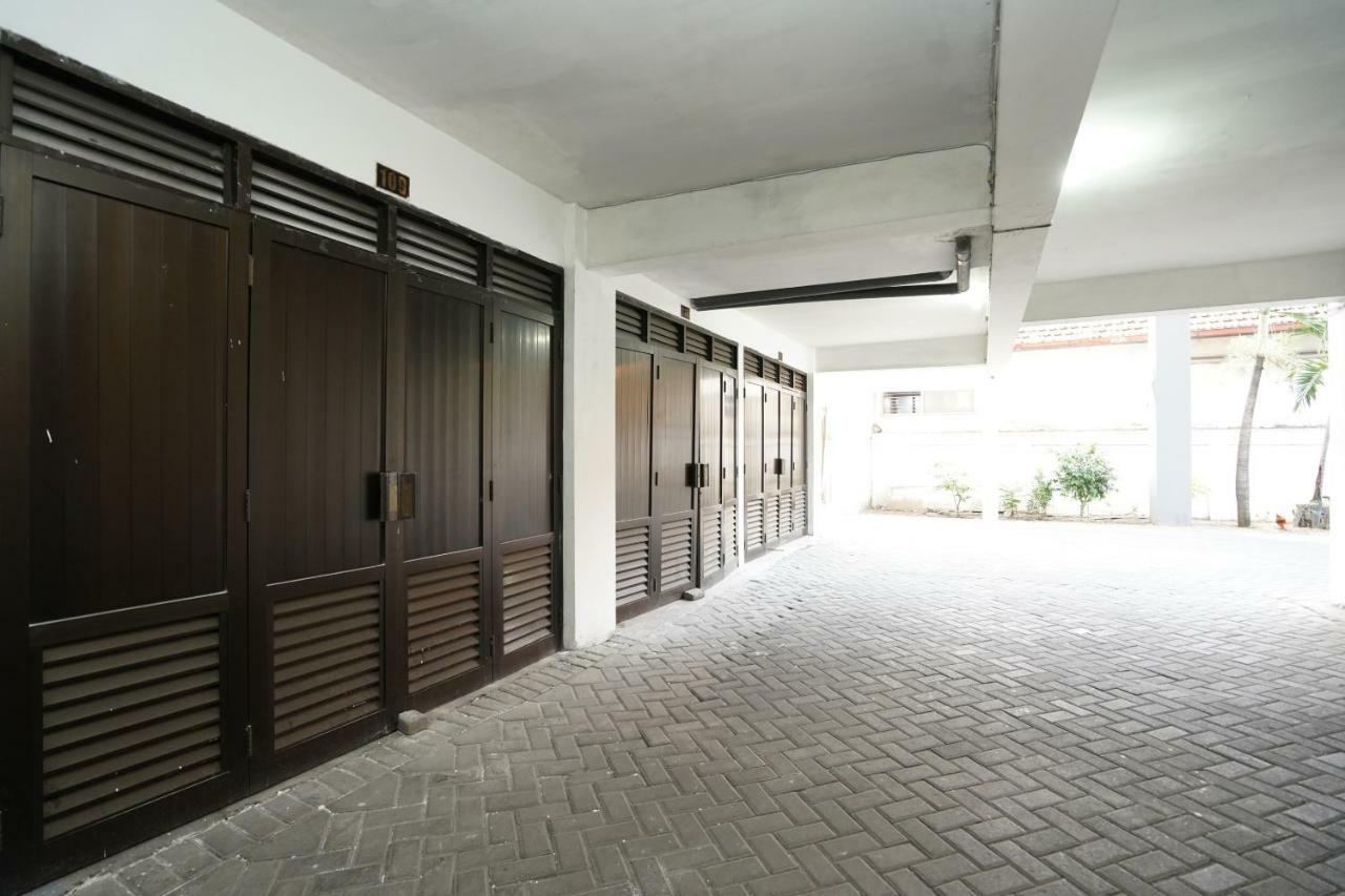 Oyo 1449 Istana Permata Dinoyo Surabaia Exterior foto